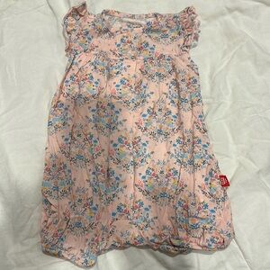 EUC Magnetic Me Onesie 3-6M